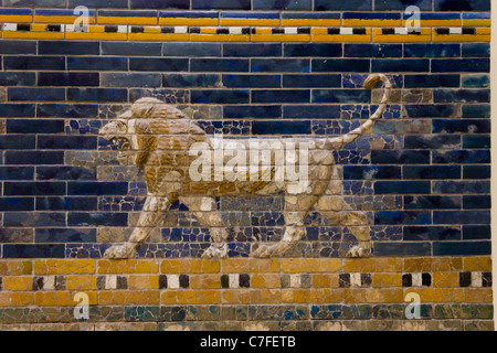 Detail des Löwen am Ischtar-Tor, Pergamon Museum, Berlin, Deutschland Stockfoto