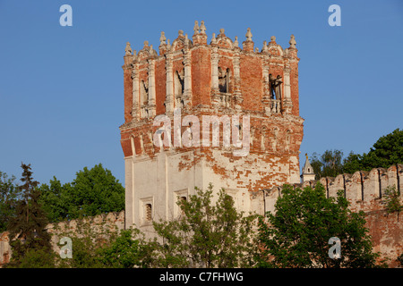 Nowodewitschi-Kloster kurz vor Sonnenuntergang in Moskau, Russland Stockfoto