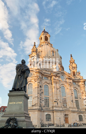 Martin Luther-Denkmal vor der Frauenkirche Dresden (Frauenkirche) - Dresden, Sachsen, Deutschland, Europa Stockfoto