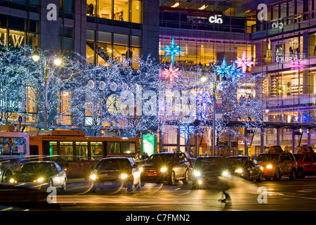 Weihnachten New York Lichter Dekorationen Time Warner Center am Columbus Circle Stockfoto