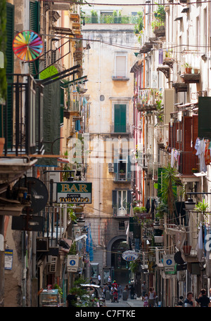 Straßenszene Neapel, Italien. Stockfoto
