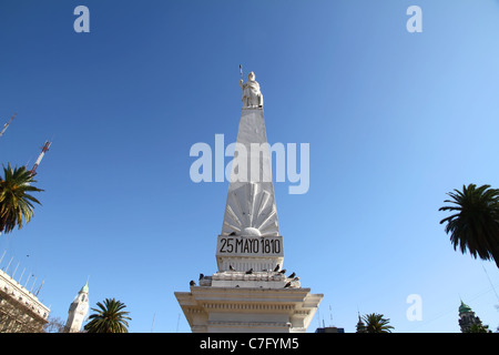 Das Wahrzeichen genannt "Piramide de Mayo" auf der Plaza de Mayo in Buenos Aires, Argentinien. Stockfoto