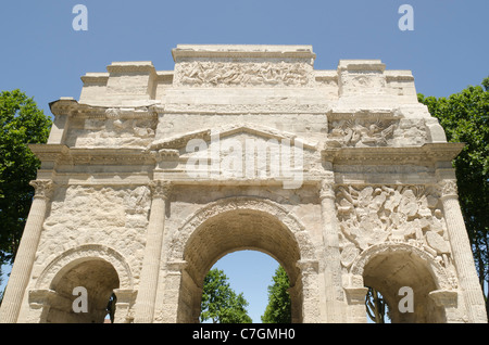 Vorderseite des römischen Triumphbogen in Orange City, Provence, Frankreich Stockfoto