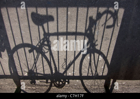 Eine stationäre Rennrad, Fokus auf Schatten Stockfoto