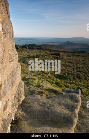 Pendle aus Cracoe Kriegerdenkmal Stockfoto