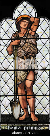 Glasmalerei-Fenster Darstellung Adam, Kirche Brampton, Cumbria, England Stockfoto