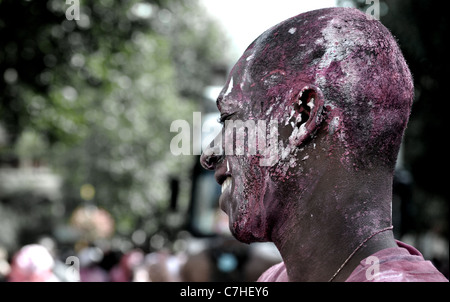 Fotojournalismus aus der Sonntag London 2011 Notting Hill Carnival, der weltweit zweitgrößte Straßenkarneval. Stockfoto