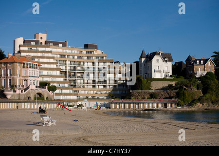 Plage de entlang, Dinard, Ille-et-Vilaine, Bretagne, Frankreich Stockfoto