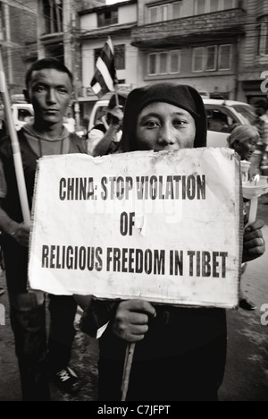 Pro-Tibet-Demonstrationen, Nepal, vor der Eröffnung der Olympischen Spiele in Peking im August 2008, Tausende von tibetischen Flüchtlingen Stockfoto