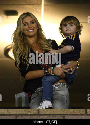 CLAUDINE PALMER & ROBERT RONAN KEANE JR. LA GALAXY V VANCOUVER weiße Mützen CARSON LOS ANGELES CA USA 17. September 2011 Stockfoto