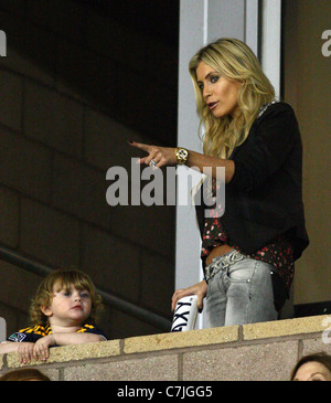 CLAUDINE PALMER & ROBERT RONAN KEANE JR. LA GALAXY V VANCOUVER weiße Mützen CARSON LOS ANGELES CA USA 17. September 2011 Stockfoto