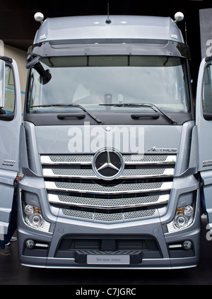 Mercedes Actros LKW an Frankfurt Autoausstellung oder IAA 2011 in Deutschland Stockfoto