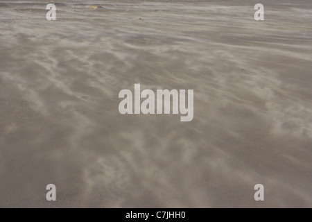 Wind bläst Sand über Castlerock Strand County Derry Londonderry Nordirland Vereinigtes Königreich Stockfoto