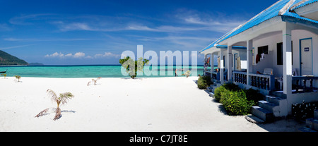 Unterkunft am Sunrise Beach, Ko Lipe, Thailand Stockfoto