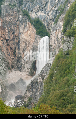 Boka-Wasserfälle-Fluss in Slowenien Stockfoto