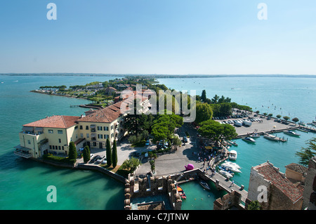 Ein Blick auf Sirmione, Gardasee, Lombardei, Italien Stockfoto