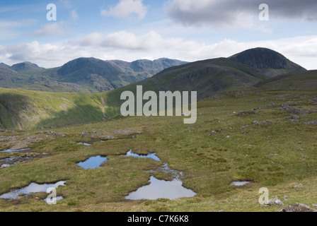 Ein Blick auf die Scafells und Giebeln aus grau Knotts Stockfoto