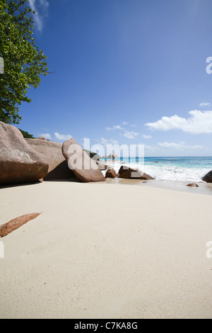 Blick auf den Strand von Anse Lazio, Praslin Island, Seychellen. Stockfoto