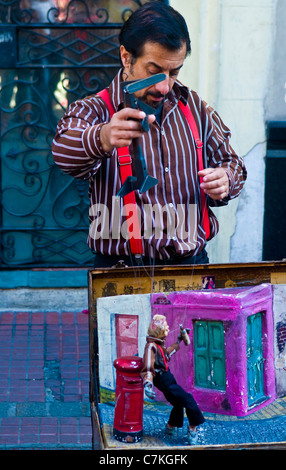 Puppenspieler in einer Straße Puppentheater in Buenos Aires Argentinien Stockfoto