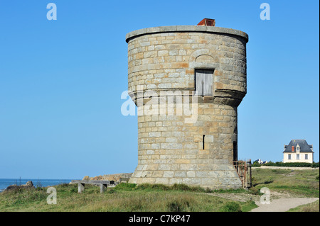 Alten Wachturm entlang der Côte Sauvage in der Nähe von Le Croisic, Loire-Atlantique, Pays De La Loire, Frankreich Stockfoto