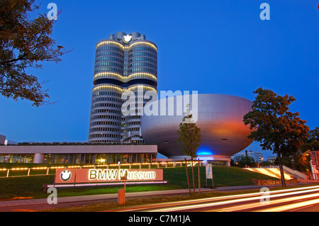 München, BMW Museum, BMW Hauptsitz, Bayern, Deutschland, Europa Stockfoto