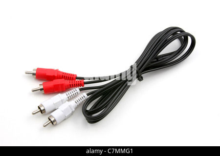 Stereo-Kabel auf weißem Hintergrund. Stockfoto