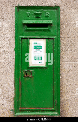 Co Wicklow, Irland Wicklow Stadtzentrum, Postamt grün lackiert viktorianischer Briefkasten Stockfoto