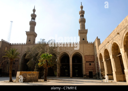 Innenhöfe der Sultan Faraj Ibn Barquq Moschee - City of the Dead - Kairo, Ägypten Stockfoto