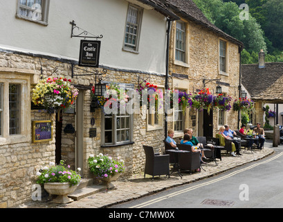 Castle Inn Hotel im malerischen Dorf von Castle Combe, Wiltshire, England, UK Stockfoto