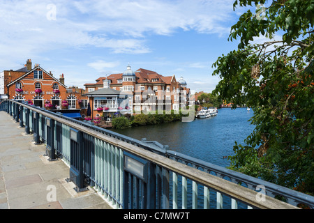 Eton angesehen von der Eton-Windsor-Brücke über die Themse, Berkshire, England, UK Stockfoto