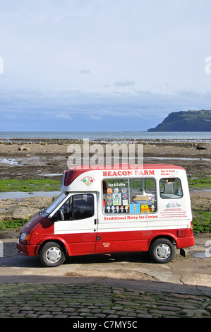 Leuchtfeuer Farm Ice Cream van, Robin Hoods Bay, North Yorkshire, England, UK Stockfoto