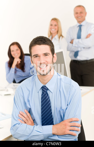 Business Team Porträt der schönen Geschäftsmann mit attraktiven glücklich Kollegen Stockfoto