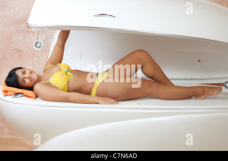 Frau, Hydromassage im Wellness-salon Stockfoto