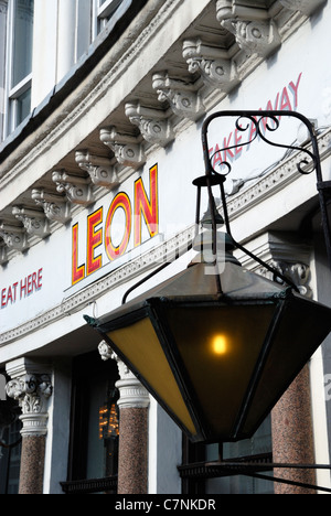 Restaurant Leon im Ludgate Circus, London, England Stockfoto