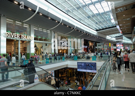 Westfield Stratford City Einkaufszentrum Interieur, London, England Stockfoto