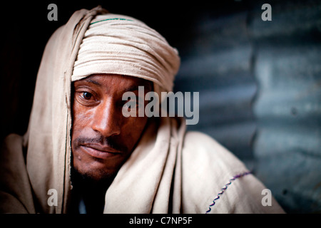 Eine orthodoxe christliche Pilger im 13. Jahrhundert Geneta Maryam in der Nähe von Lalibela im Norden Äthiopiens, Afrika. Stockfoto