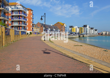 Strandpromenade bei Sovereign Harbour, Eastbourne, East Sussex, UK Stockfoto