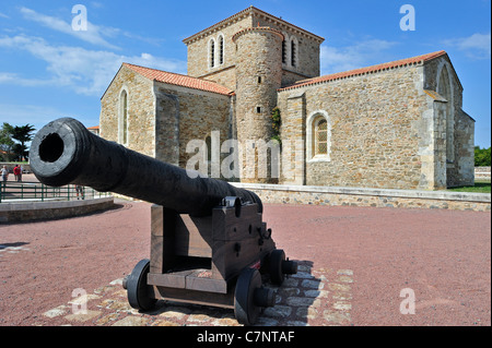 Kanone auf das Priorat Saint-Nicolas in Les Sables-d ' Olonne, La Vendée, Pays De La Loire, Frankreich Stockfoto