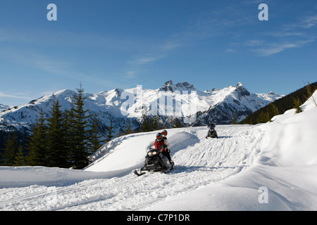 Schneemobil-Tour in Whistler, British Columbia Stockfoto