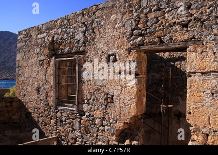 Gebäude und Details auf der Insel Spinalonga Stockfoto