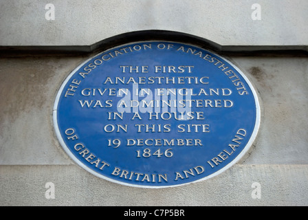 blaue Plakette, die Kennzeichnung der 1846 Stelle der ersten Betäubung gegeben in England, Gower Street, london Stockfoto