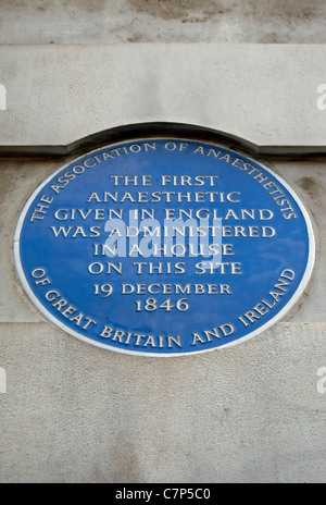 blaue Plakette, die Kennzeichnung der 1846 Stelle der ersten Betäubung gegeben in England, Gower Street, london Stockfoto