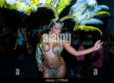 Tänzer-Teilnehmer am jährlichen nationalen Festival von Uruguay Stockfoto