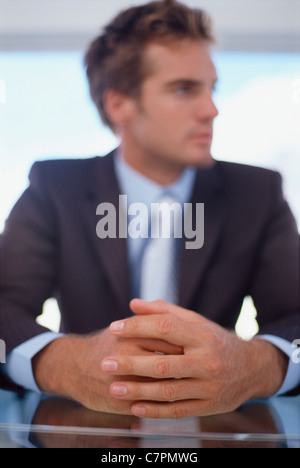 Nahaufnahme von Unternehmer gefalteten Händen Stockfoto