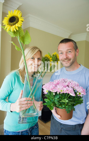 Paar Blumen im neuen Zuhause Stockfoto