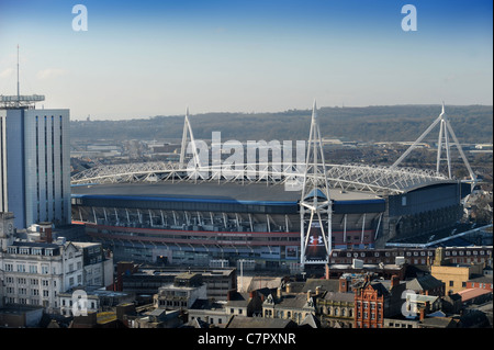 Einen erhöhten Blick auf das Millennium Stadium in der walisischen Cardiff, S. Wales UK Stockfoto