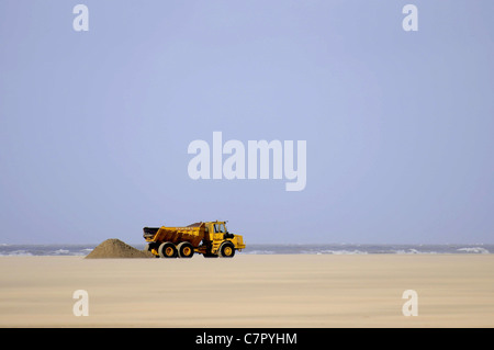 Gelbe Kipper auf Lytham St Annes Strand Stockfoto