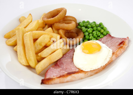 Gammon chips Ei Erbsen und Zwiebelringe Stockfoto