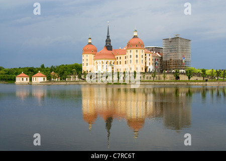 MORITZBURG - Mai 2010: Schloss Moritzburg ist ein Barockschloss in der Gemeinde Moritzburg im Bundesland Sachsen. Stockfoto