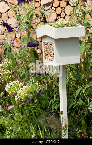 Wild In den kleinen Stadtgarten in 2011 Hampton Court Palace Flower Show, UK Stockfoto